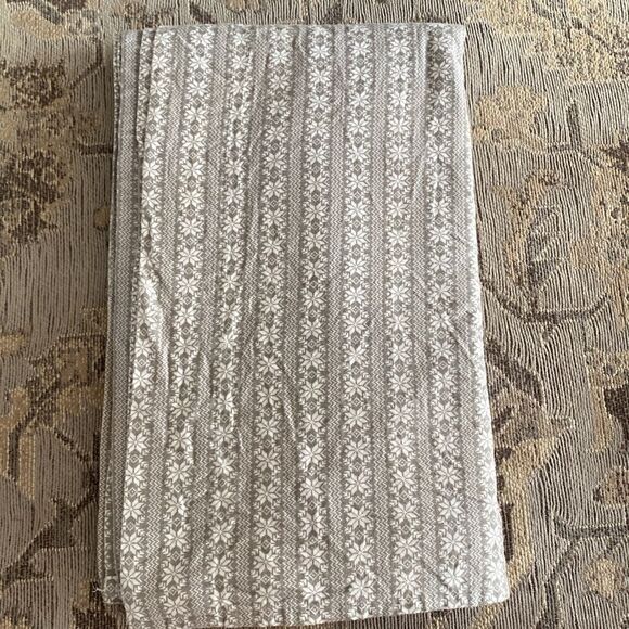 Simple Fair Isle Snow Flake Bed Flat Top Sheet - Picture 5 of 7